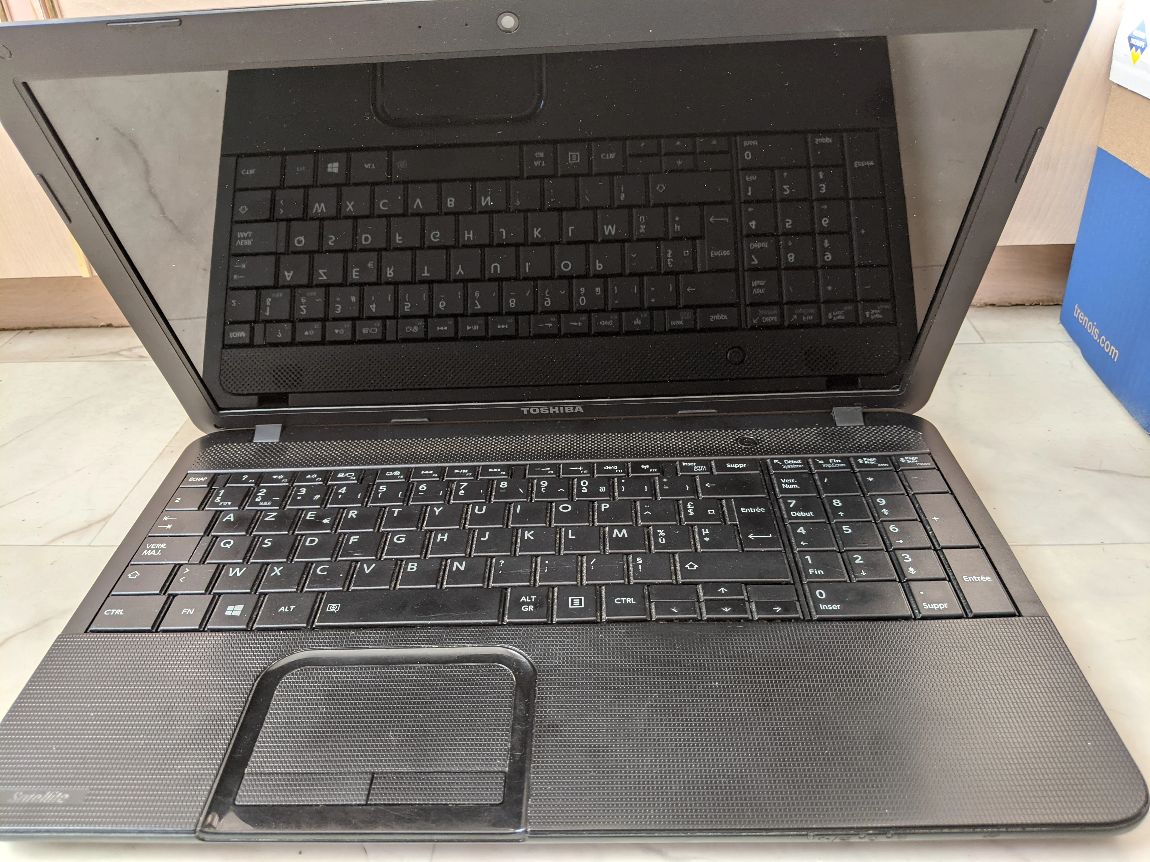 TOSHIBA