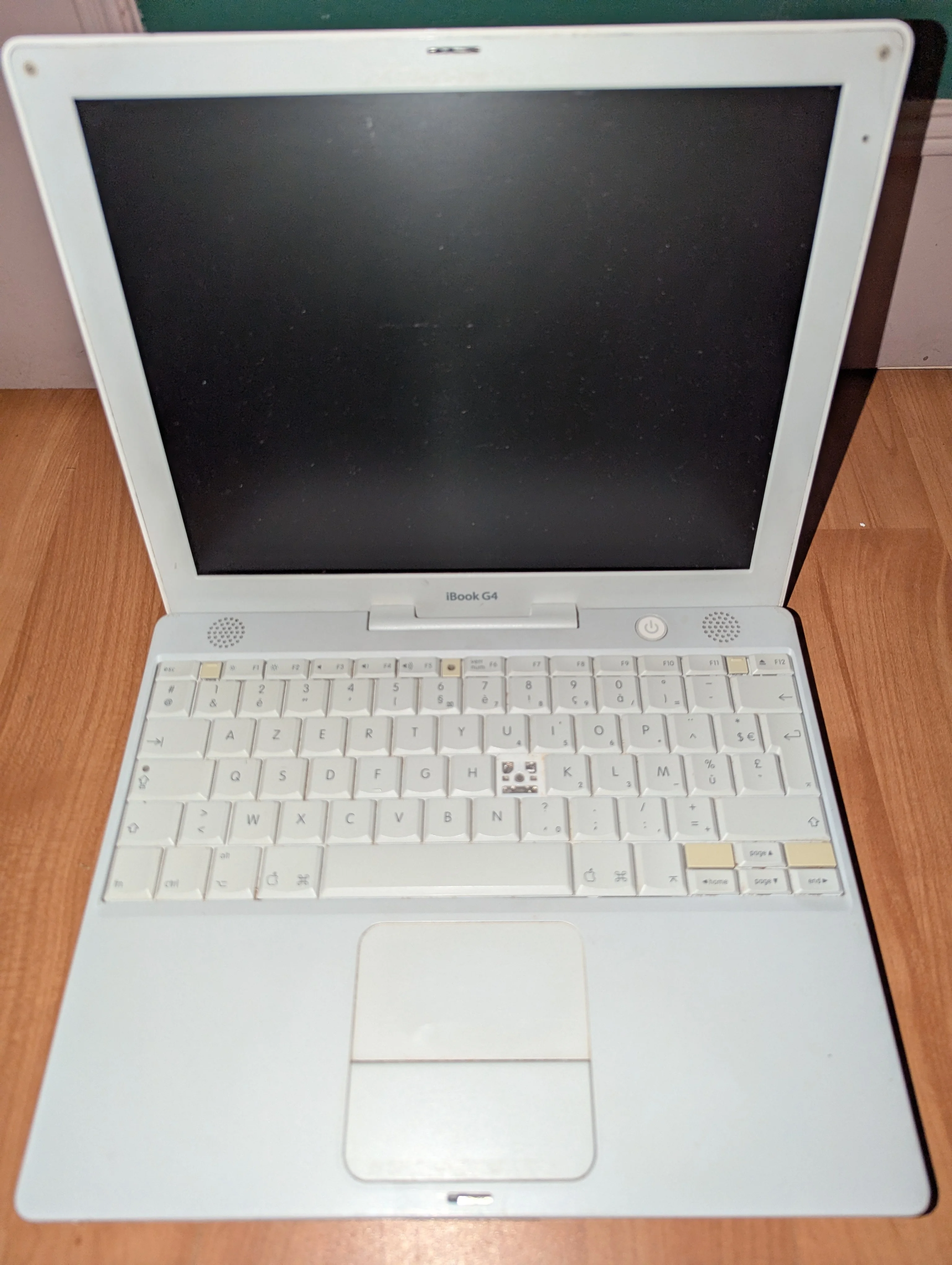 APPLE