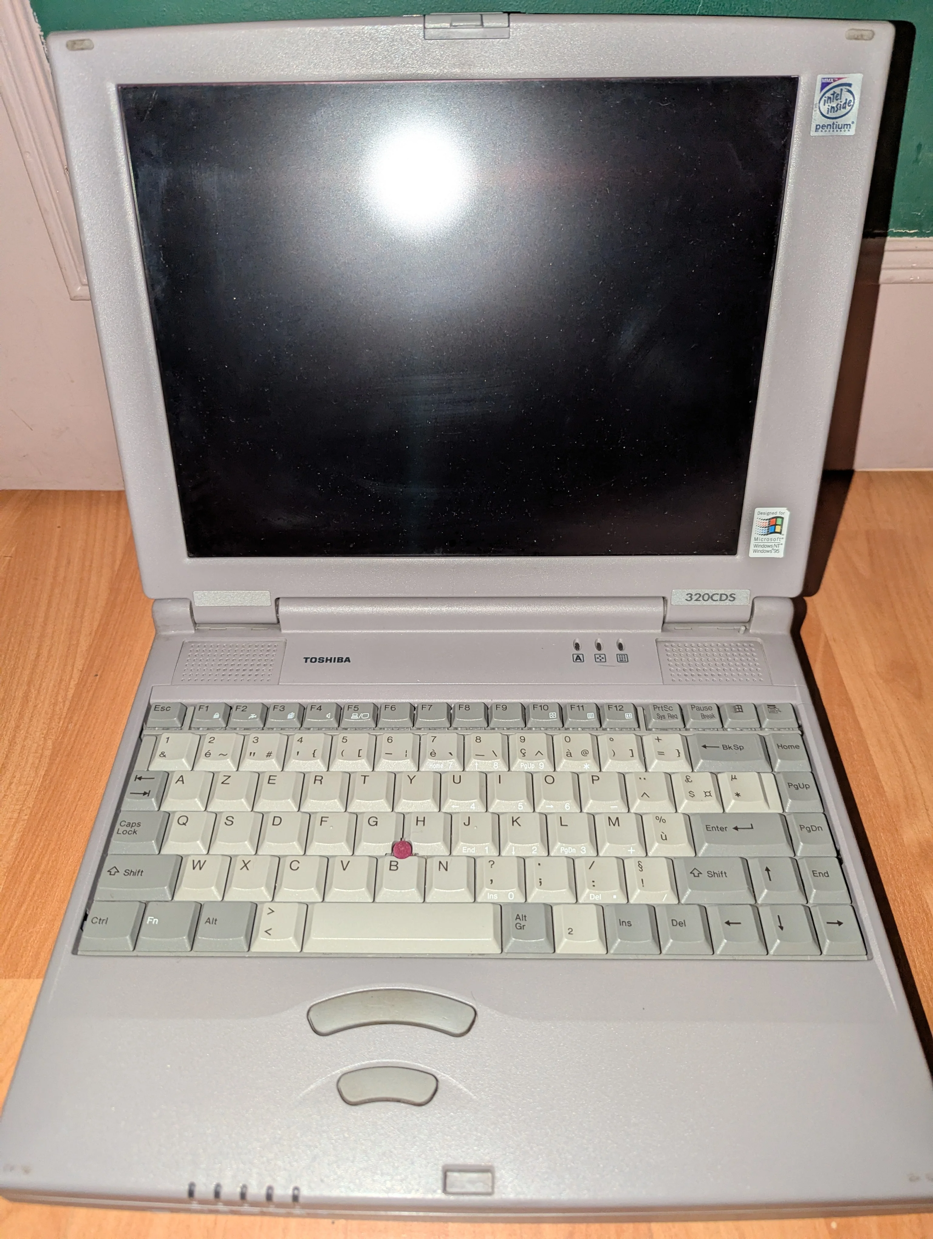 TOSHIBA
