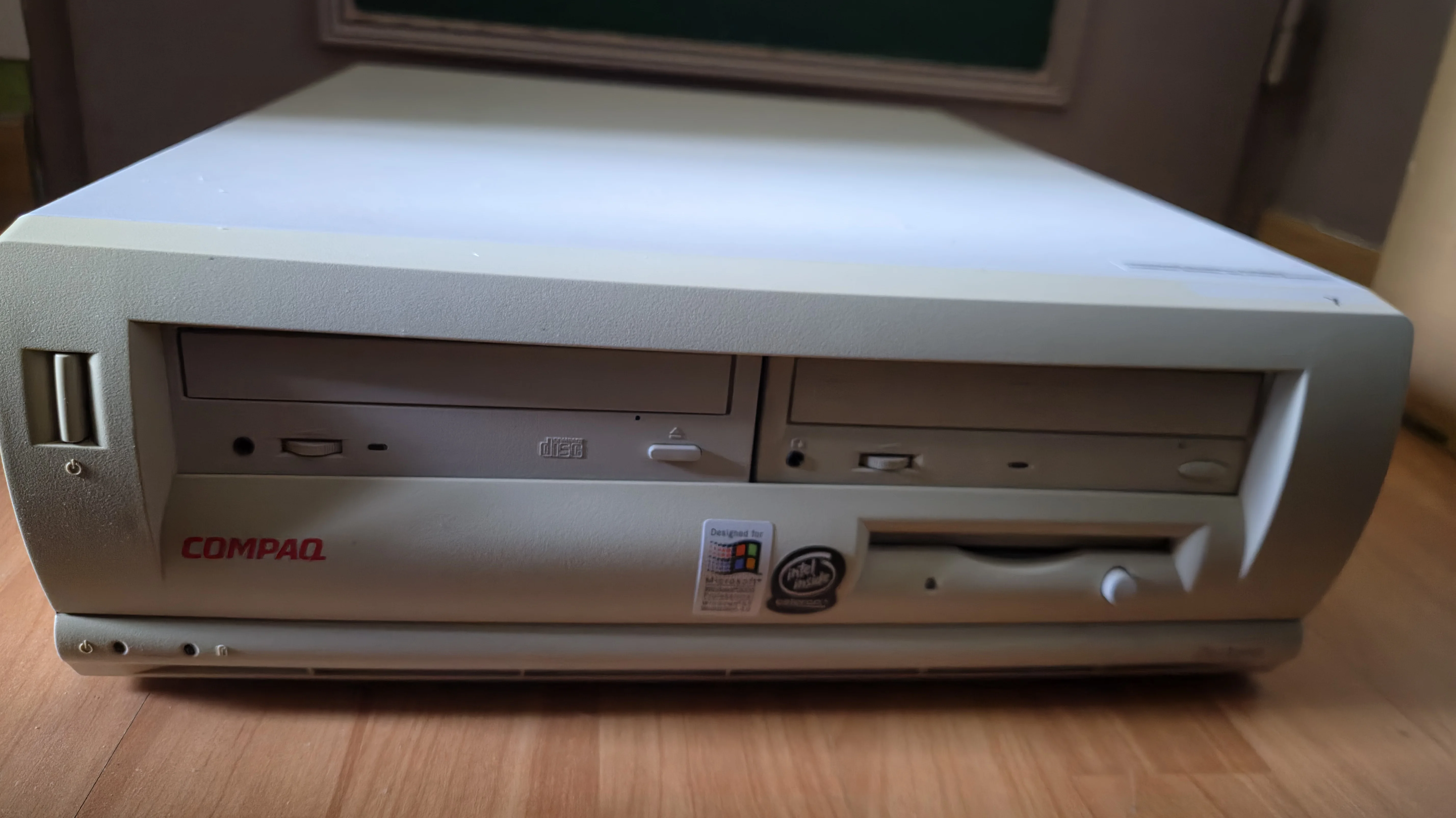COMPAQ