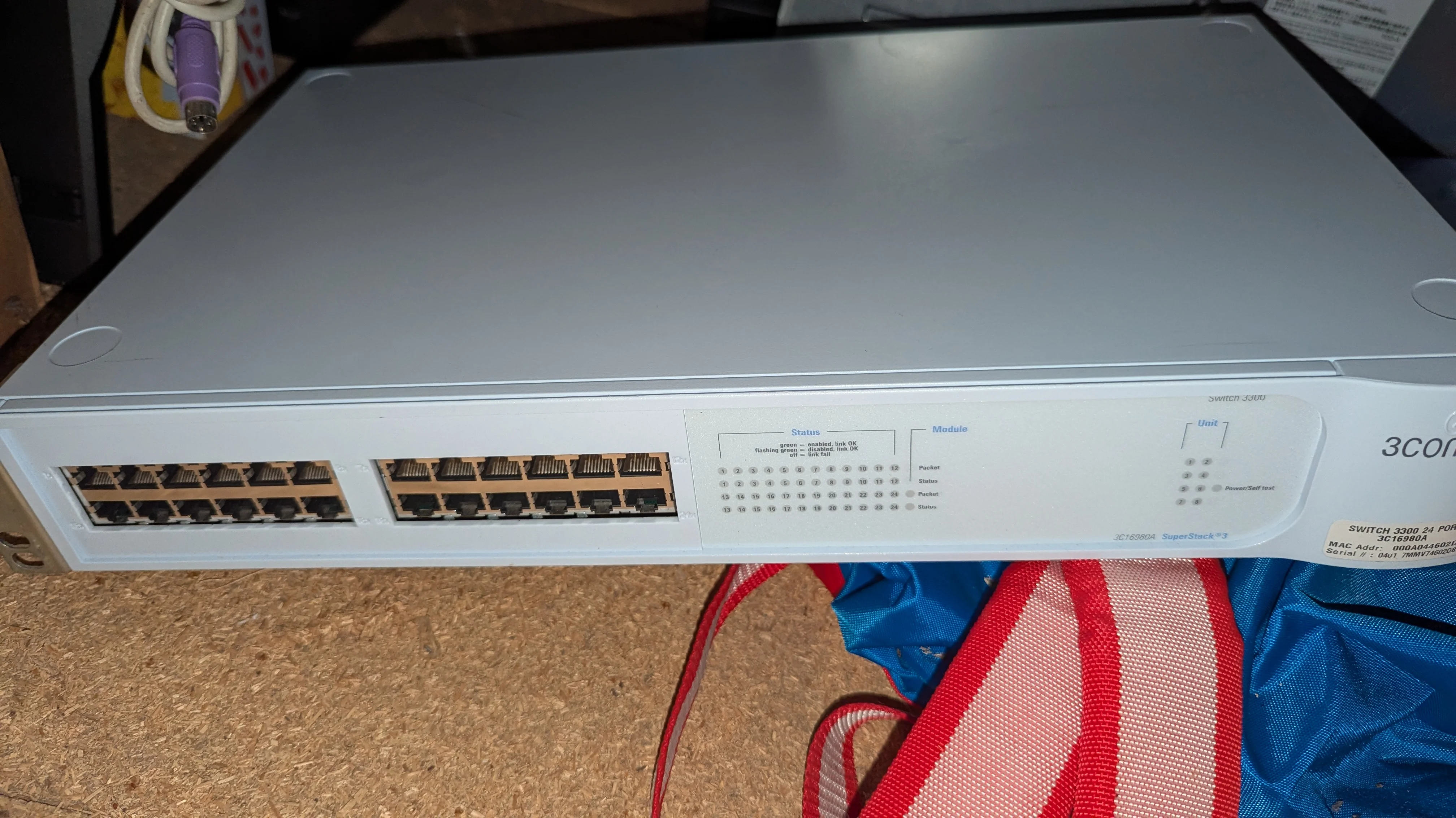 3Com Switch (Commutateur) 24 ports 10/100 Mbps (Fast Ethernet)